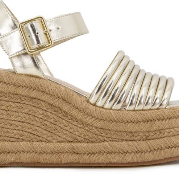New in Box Kenneth Cole Shelby Espadrille Wedge Sandal Metallic Gold Sz 6.5 $139 - Picture 4 of 5